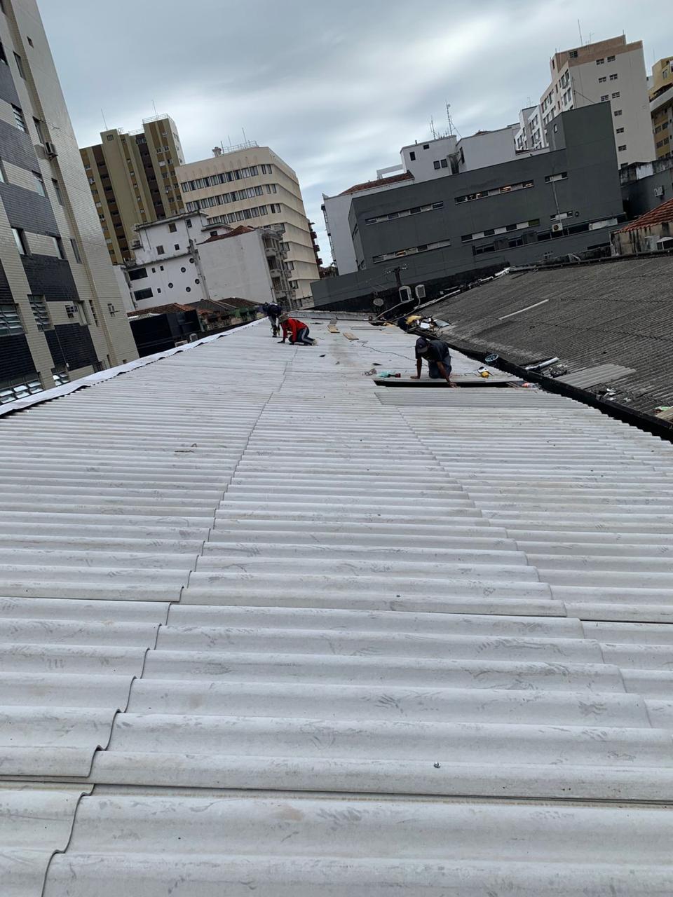 Telhado comercial recuperado pela Megasef
